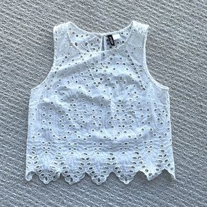Eyelet cropped summer top!